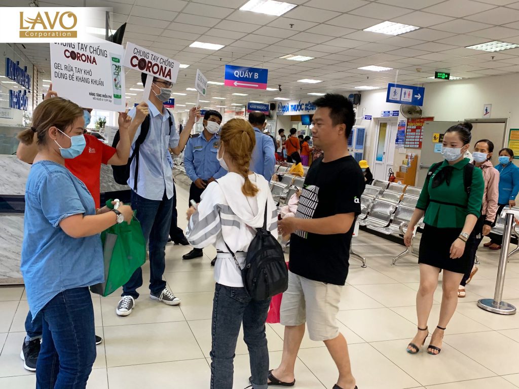 Lavo Tặng Miễn Phí Nước Rửa Tay Khô Cho Người Dân Phòng Dịch Virus Corona