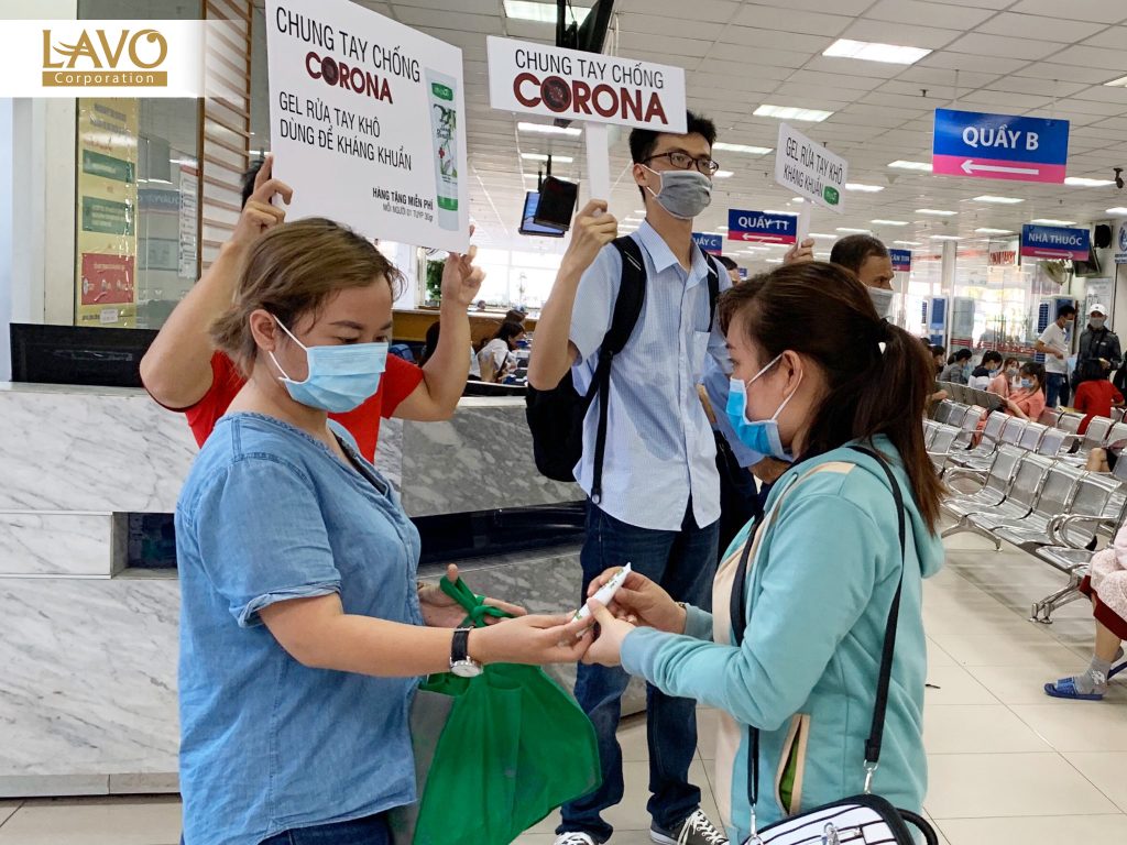 Lavo Tặng Miễn Phí Nước Rửa Tay Khô Cho Người Dân Phòng Dịch Virus Corona