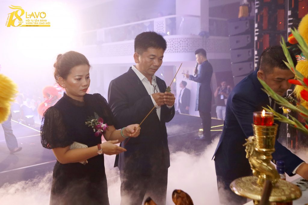 Lavo - Gio To Nganh Toc