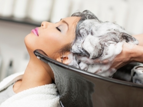 Mẹo Chăm Sóc Tóc Khỏe Đẹp Ngày Hè