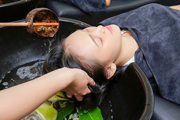 7 Lợi ích tuyệt vời khi gội đầu thảo dược
