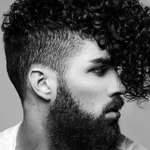 Lãng tử với kiểu mohican uốn xoăn