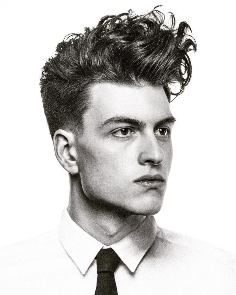 Cuốn hút và bảnh bao khi sở hữu kiểu tóc xoăn vuốt ngược