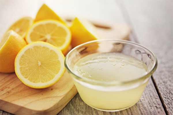 Nước chanh sẽ giúp màu tóc của các mẹ bầu sáng hơn