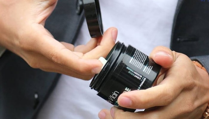 Dùng gel hay sáp tạo kiểu phụ thuộc vào bạn cần một mái tóc như thế nào