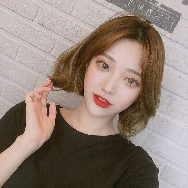 Nâu vàng rêu tôn da và làm tăng sự quyến rũ