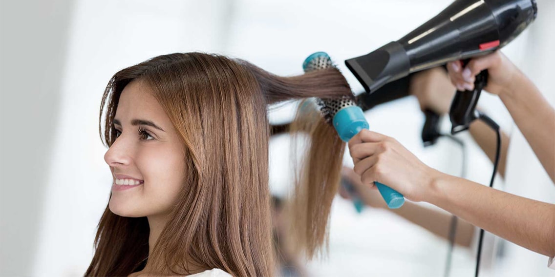 Không nên liên tục làm nóng tóc để tạo kiểu quá 1 lần/ tuần