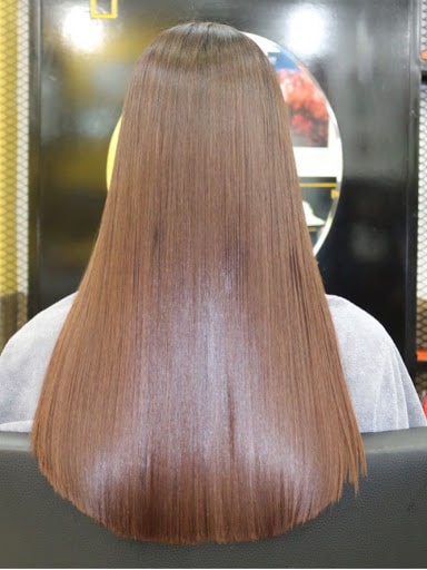 Hướng dẫn cách tự duỗi tóc đẹp, thẳng, bóng mượt đơn giản tại nhà