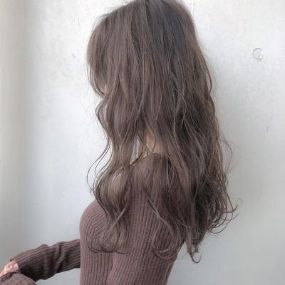 Nâu sữa trầm không màu mè nhưng lại cuốn hút