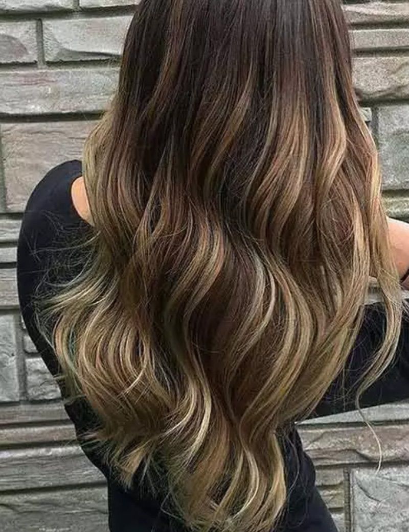 Một chút highlight cho mái tóc nâu thêm độc đáo