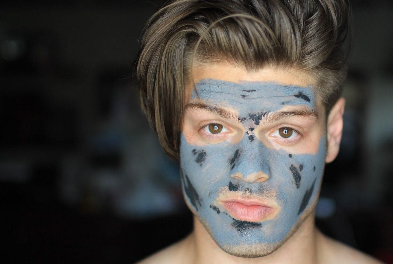 8 Lợi ích của sữa rửa mặt than hoạt tính đối với da