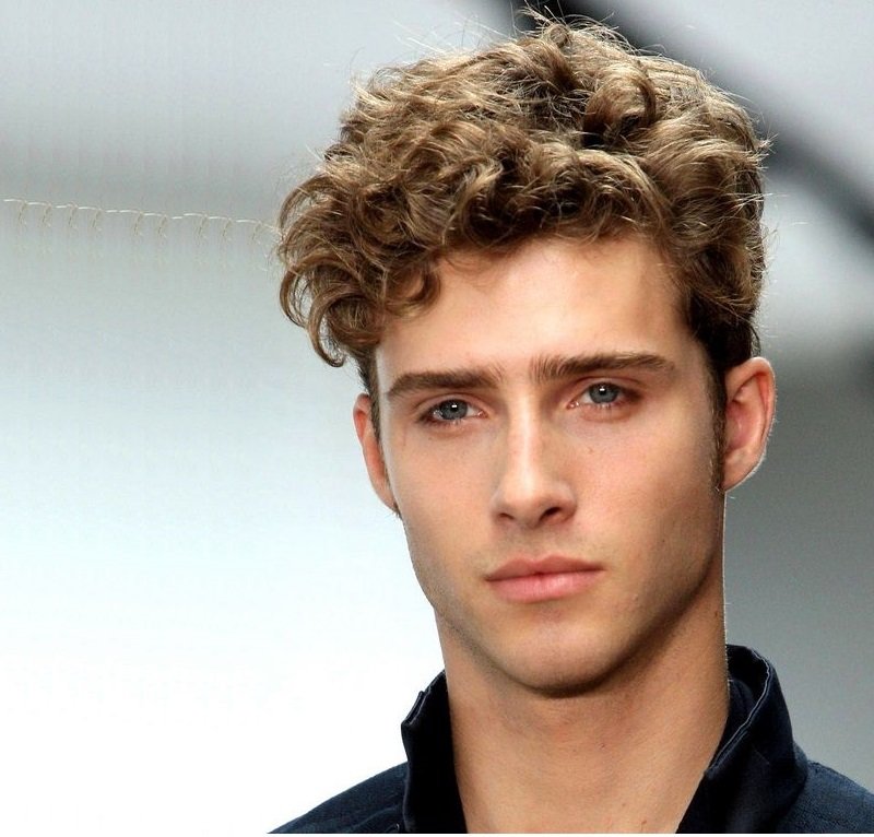 5 Kiểu tóc xoăn phồng nam mà các “celeb” ưa chuộng nhất hiện nay