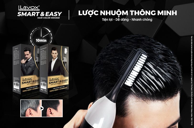 Chỉ vài thao tác chải cùng lược nhuộm phủ bạc bạn sẽ có mái tóc đều màu