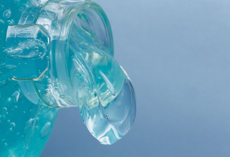 Gel có kết cấu trong và tạo độ bóng