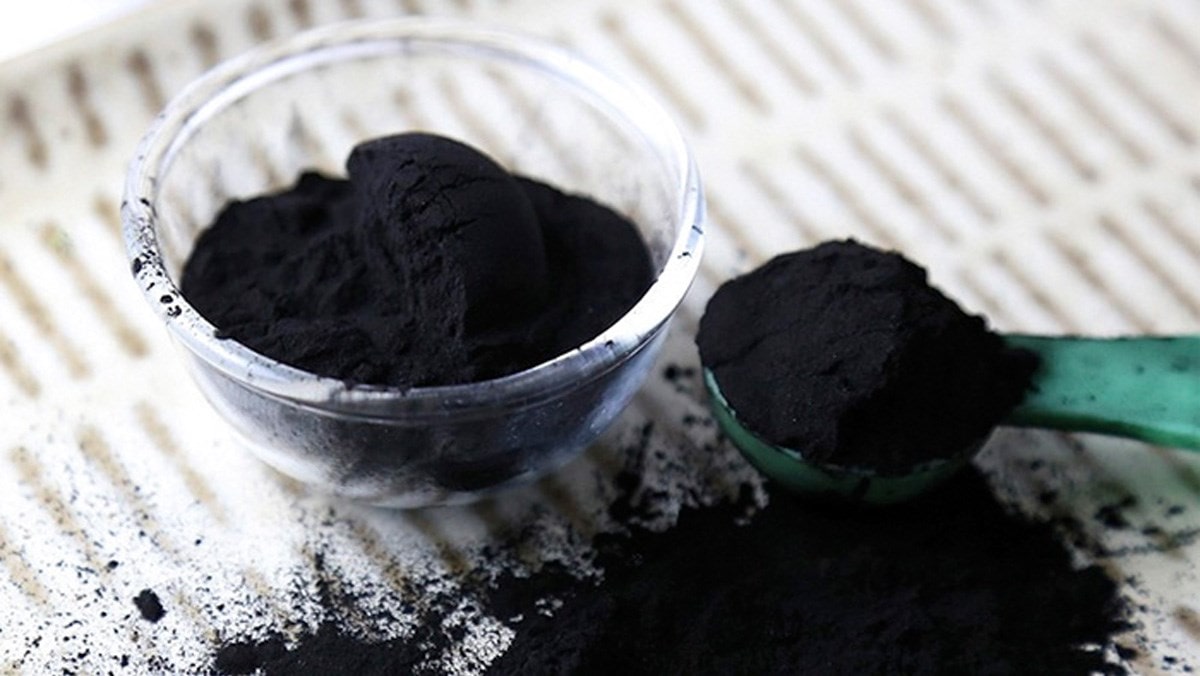 Than hoạt tính có khả năng kiểm soát bã nhờn hiệu quả