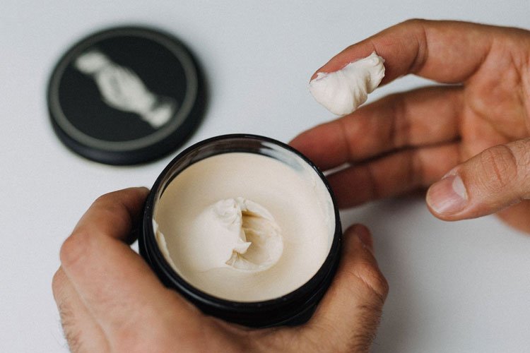 Wax thường có kết cấu đặc hơn gel