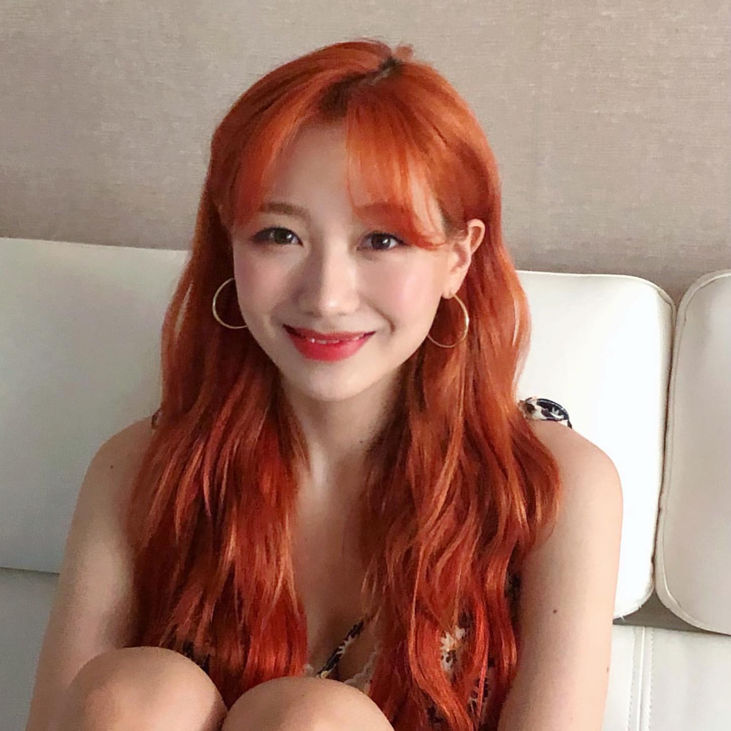 Đỏ ánh cam tuyệt vời cho cô nàng thích cá tính