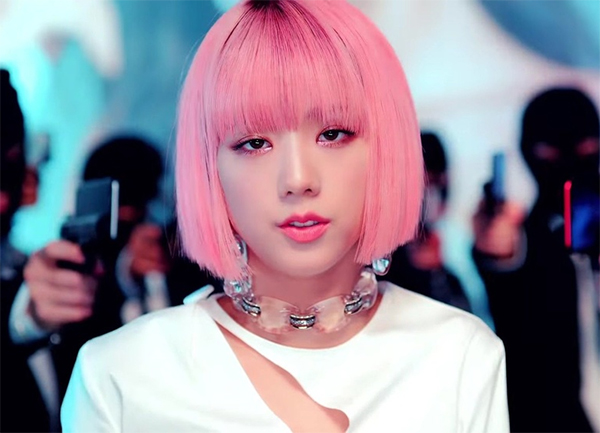 Nàng Black Pink cực hút với mái tóc màu hồng neon