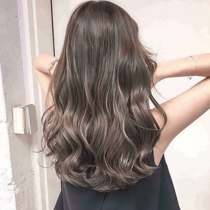 Nên uốn tóc trước và nhuộm sau