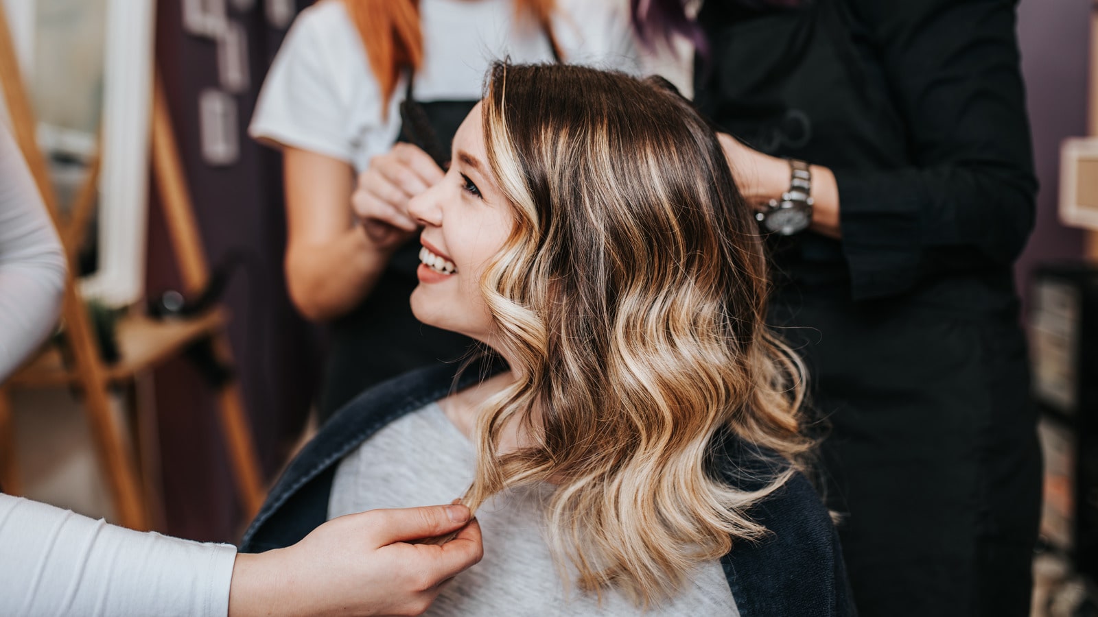 "Nên uốn tóc trước tết bao lâu?" còn tùy thuộc vào bạn thích các lọn xoăn như thế nào