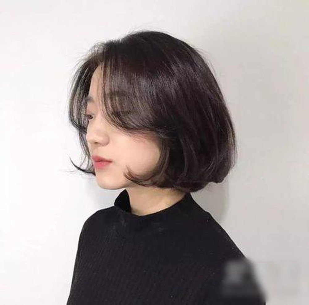 Tóc ngắn uốn lạnh cúp C cho nàng trẻ trung hơn