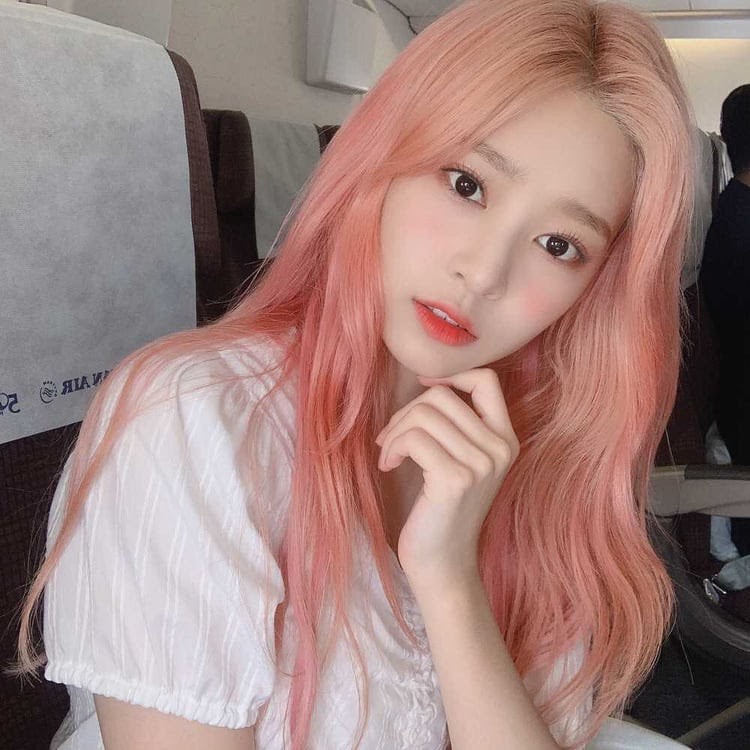 Công dụng của dầu gội giữ màu tóc hồng